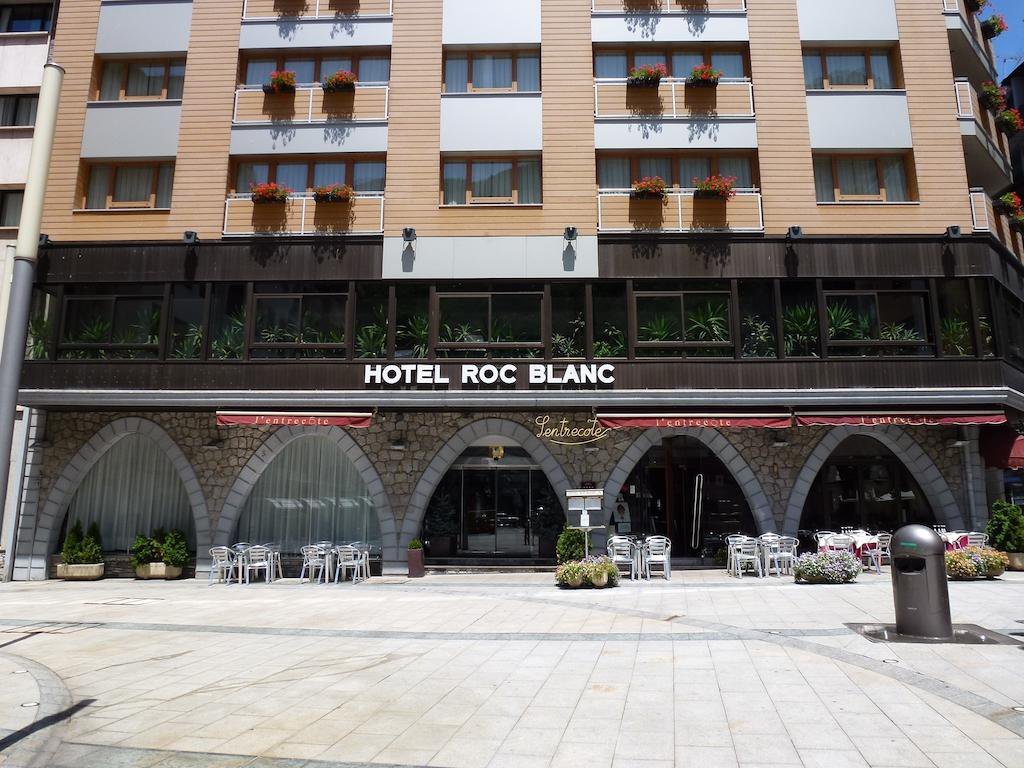 Blanc hotel. Андорра Roc Blanc. Калделия спа Андора.