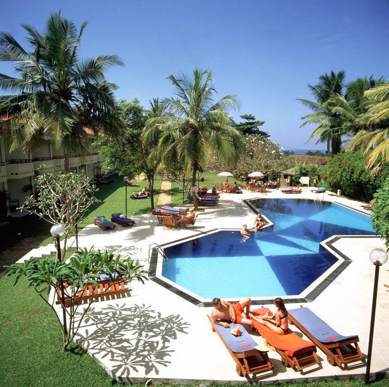 Hibiscus beach hotel. Hibiscus Beach Hotel & Villas.